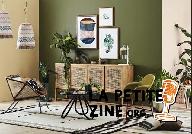 Mur Vert Et Meubles Clairs – 