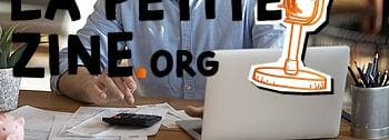 Nouveaux frais de chauffage : Homme assis devant son PC