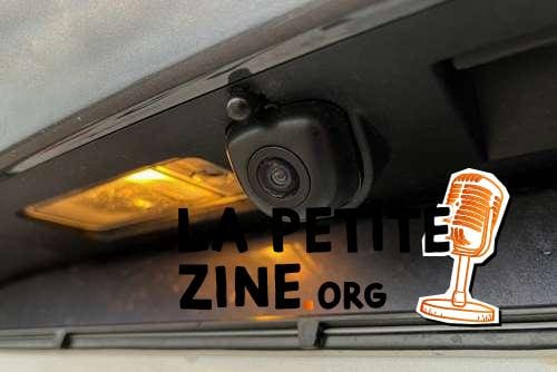 Fixer la caméra de recul