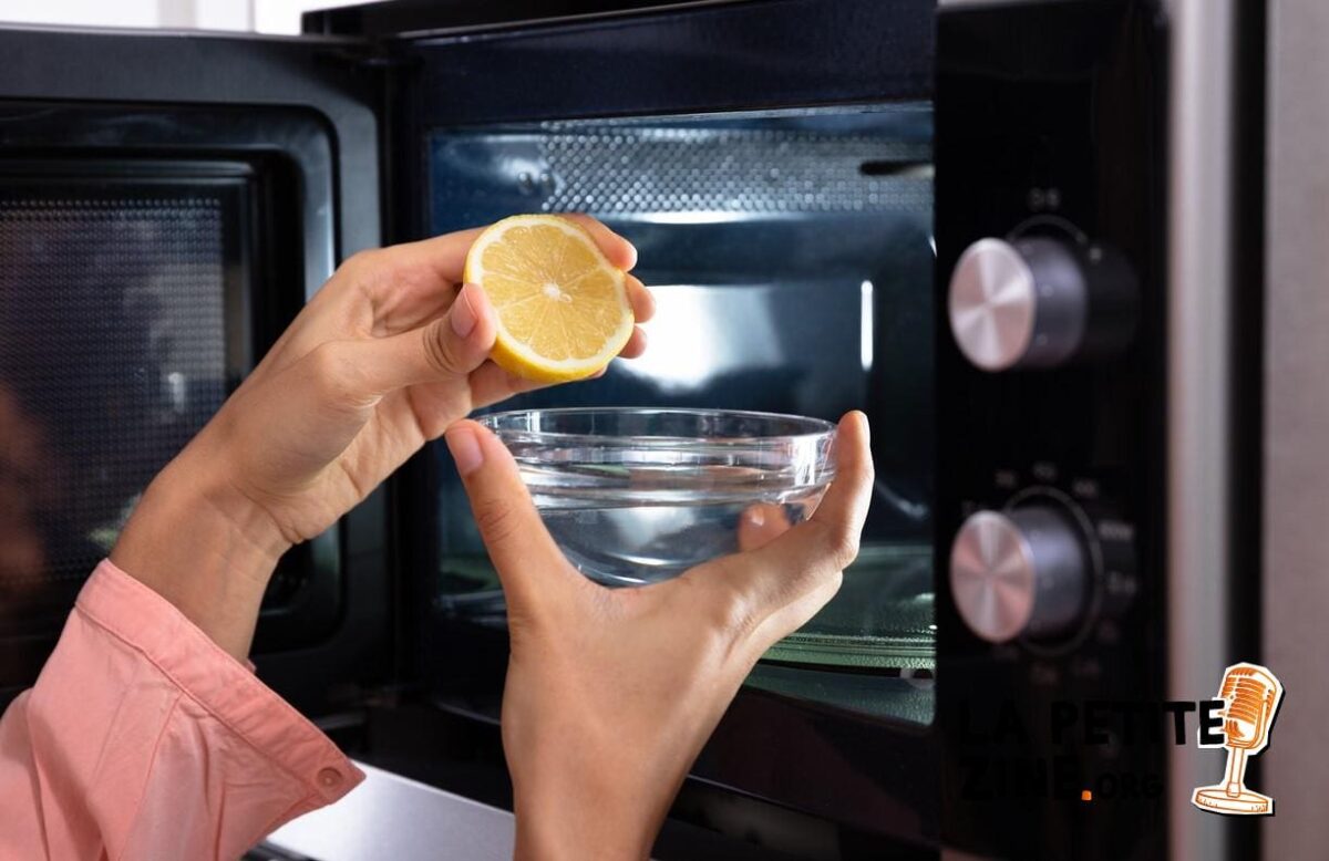 Comment nettoyer un four micro-onde avec du citron ?