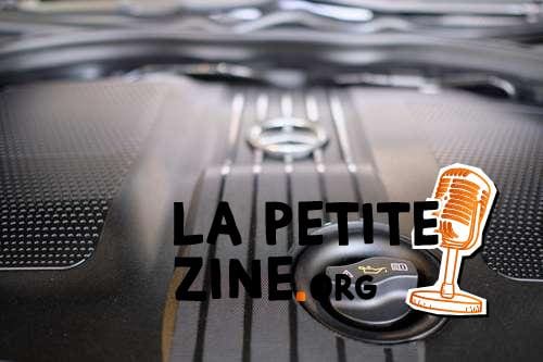 Cache moteur qui vibre que faire